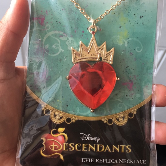 Descendants Evie Heart ❤️ Necklace